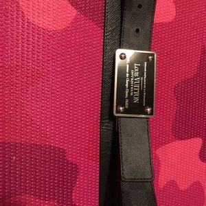 Mans Louie Vuitton belt